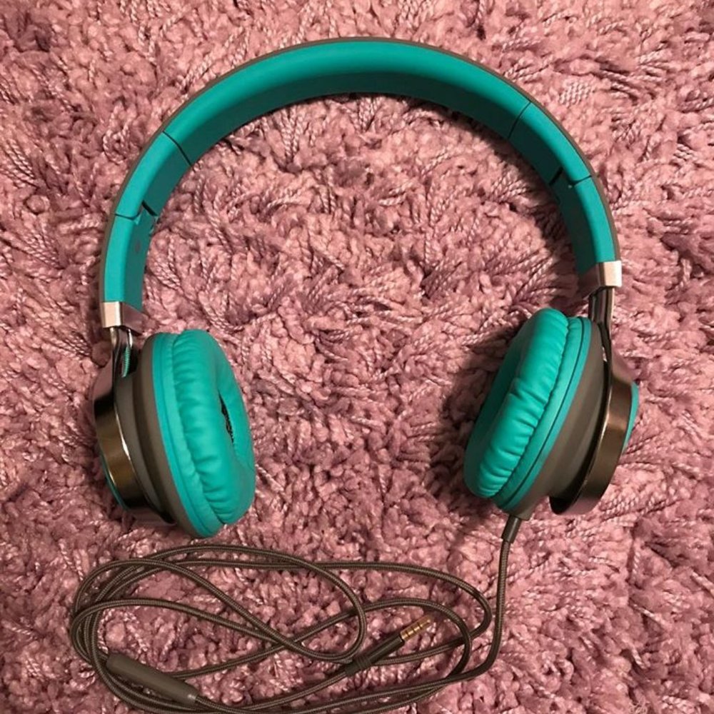 PERFECT CONDITION ~ Turquoise Headphones